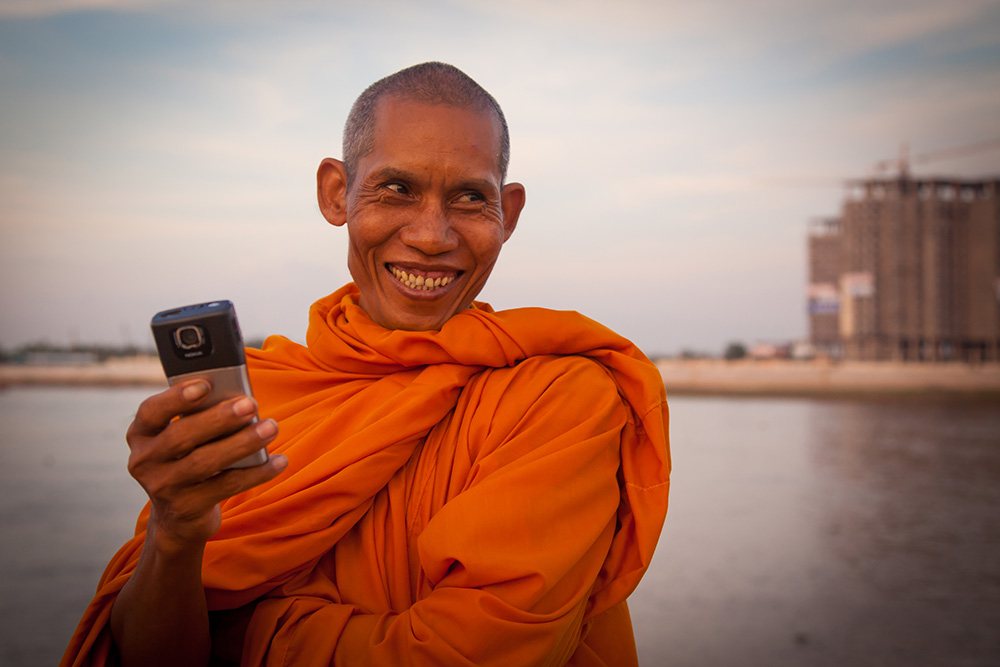 Strong colors Photographing the monks in Southeast Asia